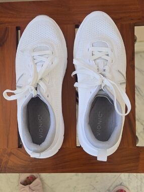 Vionic White and Light Gray Women's Sneakers